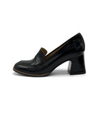 Lataa kuva Galleria-katseluun, Korollinen loafer
