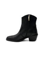 Lataa kuva Galleria-katseluun, Bootsit
