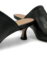 Lataa kuva Galleria-katseluun, Korollinen pistokas
